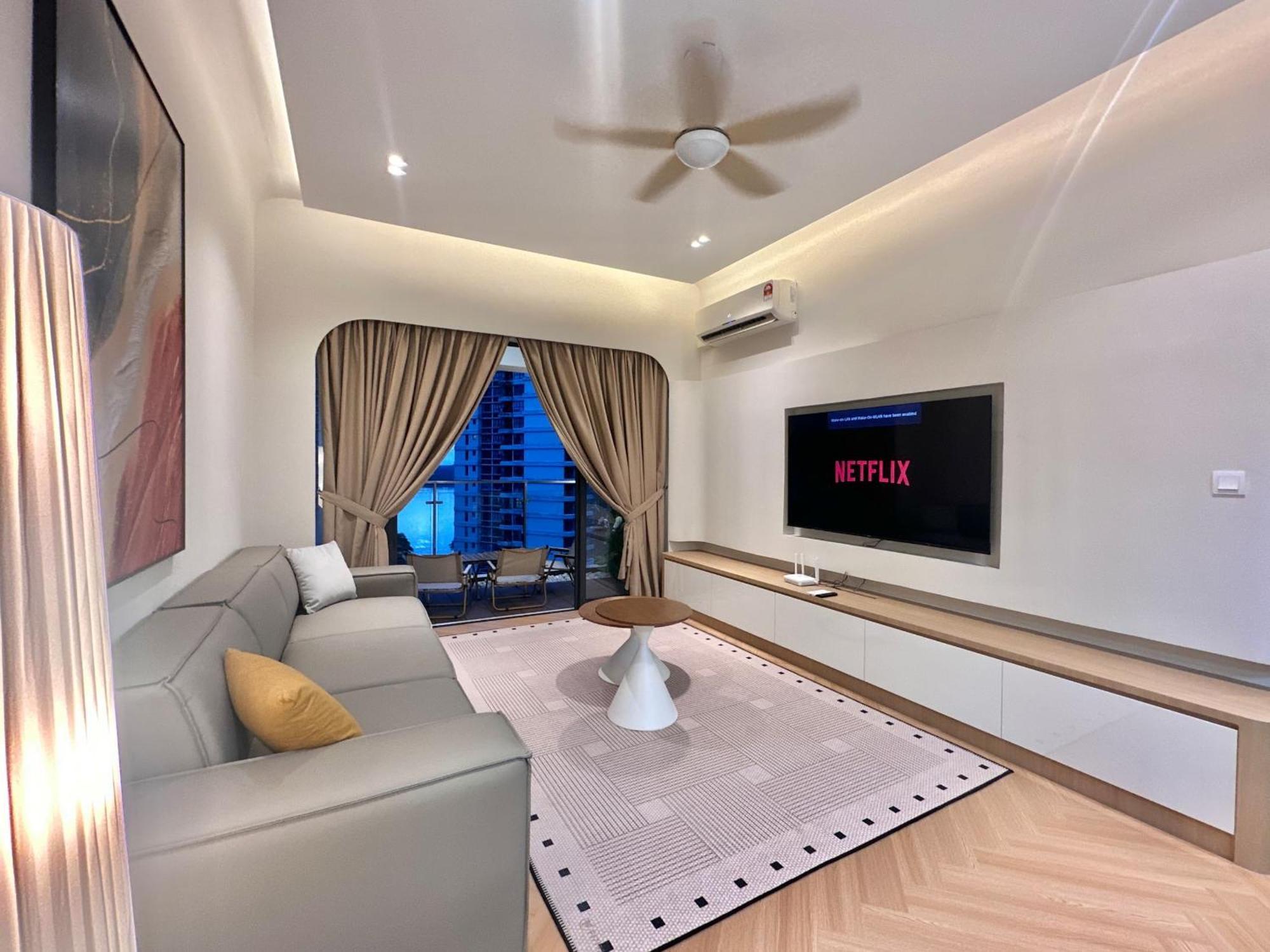 Luxury Seaside Retreat Pangsapuri *